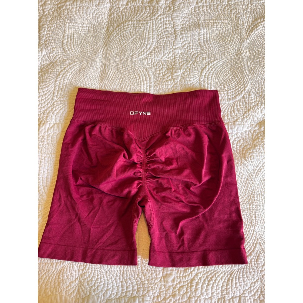 Dfyne Dynamic High Waisted Seamless Scrunch Butt Shorts Berry Red Gym Activewear
